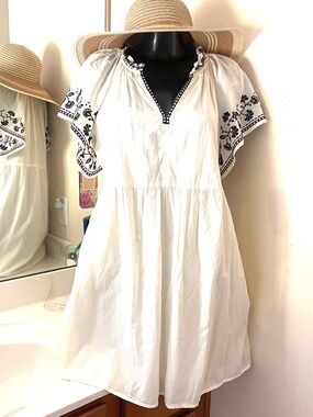 OLD NAVY Women’s dress size Medium White cotton Bohemian dress sz 8